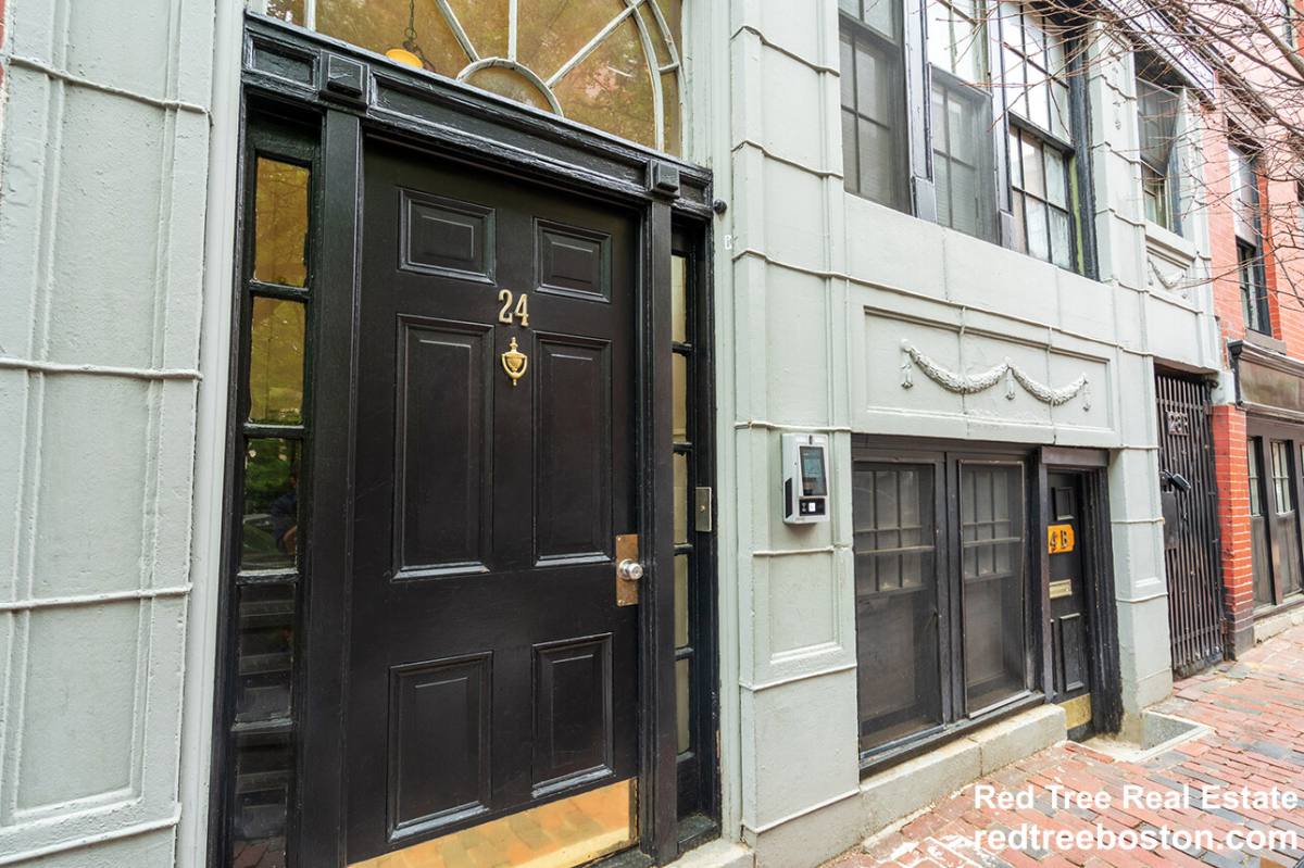 Apartment for rent at 24 Phillips St #4, Boston, MA 02114