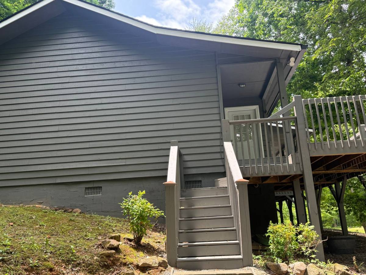 Apartment for rent at 621 Talc Mine Rd, Murphy, NC 28906