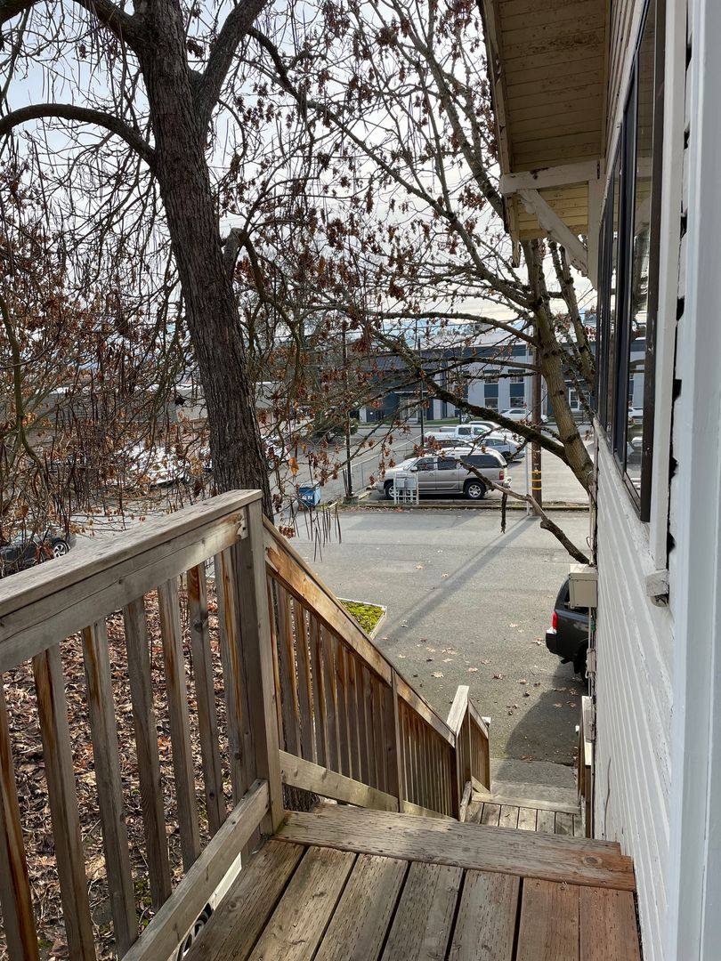 Apartment for rent at 303 NE D St, Grants Pass, OR 97526