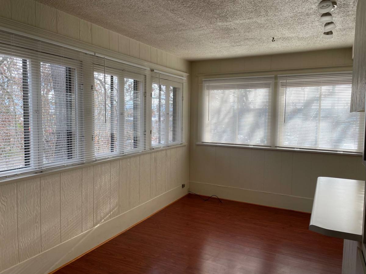 Apartment for rent at 303 NE D St, Grants Pass, OR 97526