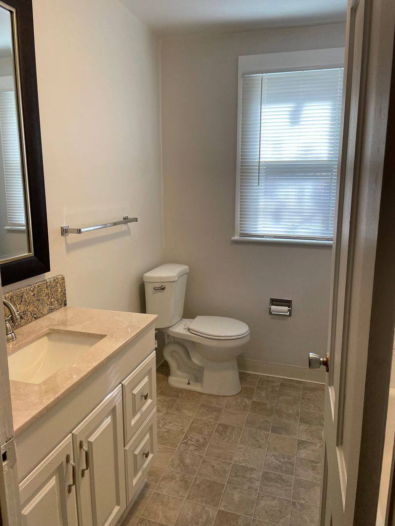 Apartment for rent at 303 NE D St, Grants Pass, OR 97526