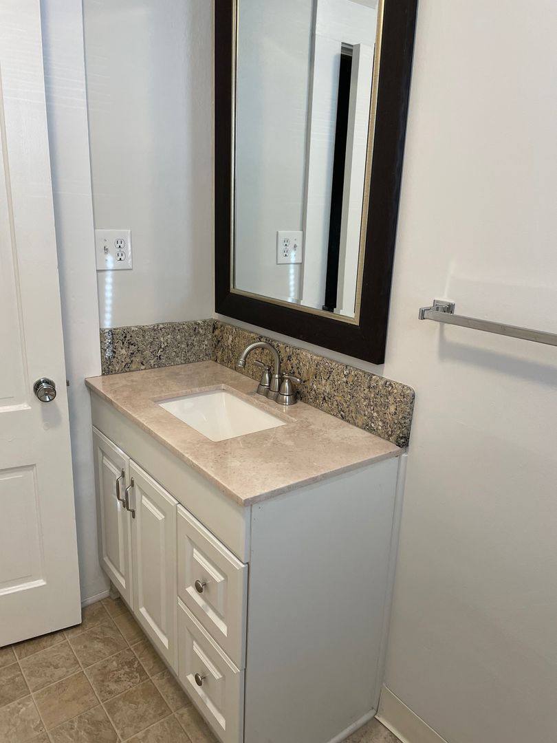 Apartment for rent at 303 NE D St, Grants Pass, OR 97526