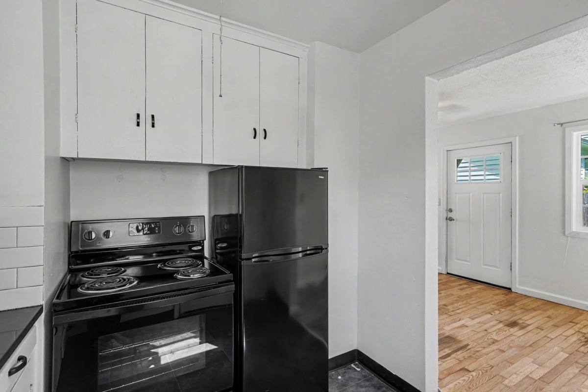 Apartment for rent at 520 19th St NE, Salem, OR 97301