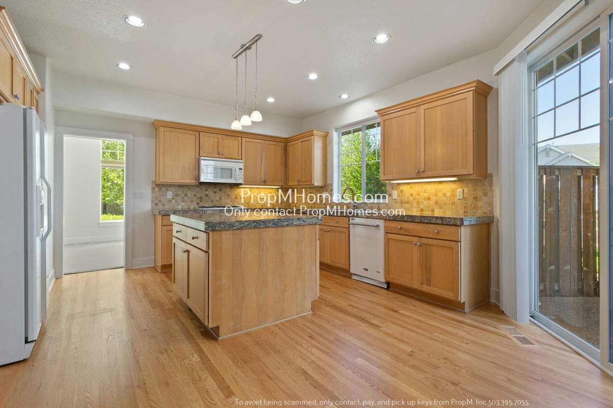 House for rent at 340 SW Delta Dr, Beaverton, OR 97006