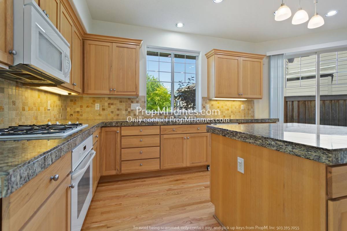House for rent at 340 SW Delta Dr, Beaverton, OR 97006