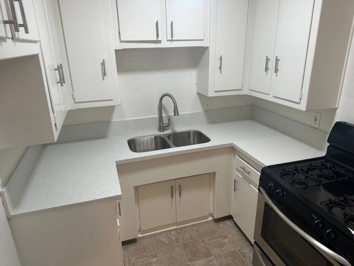 Apartment for rent at 1219 Granville Ave, Los Angeles, CA 90025