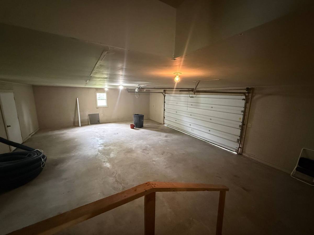 House for rent at 411 W 1st St, Eldon, MO 65026