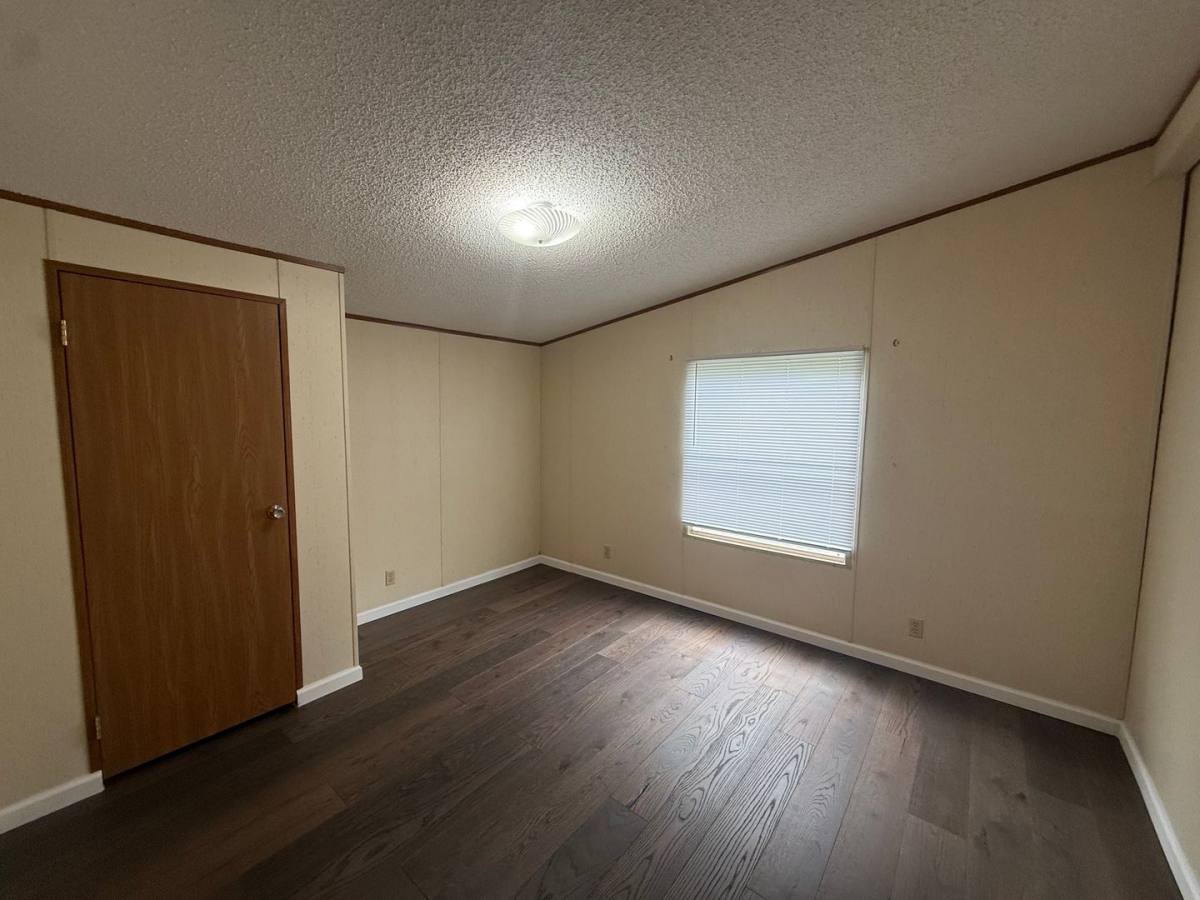 House for rent at 411 W 1st St, Eldon, MO 65026
