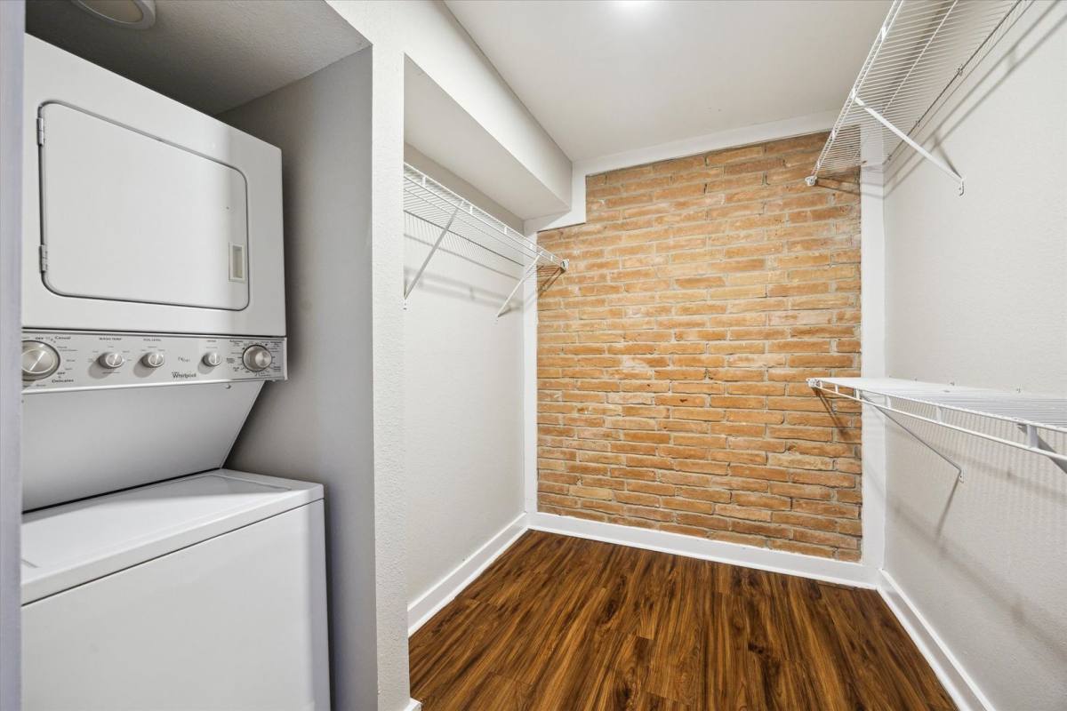 Apartment for rent at 524 Heights Blvd, Houston, TX 77007