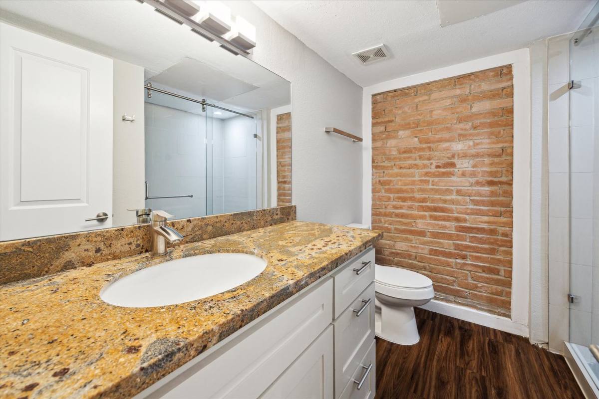 Apartment for rent at 524 Heights Blvd, Houston, TX 77007