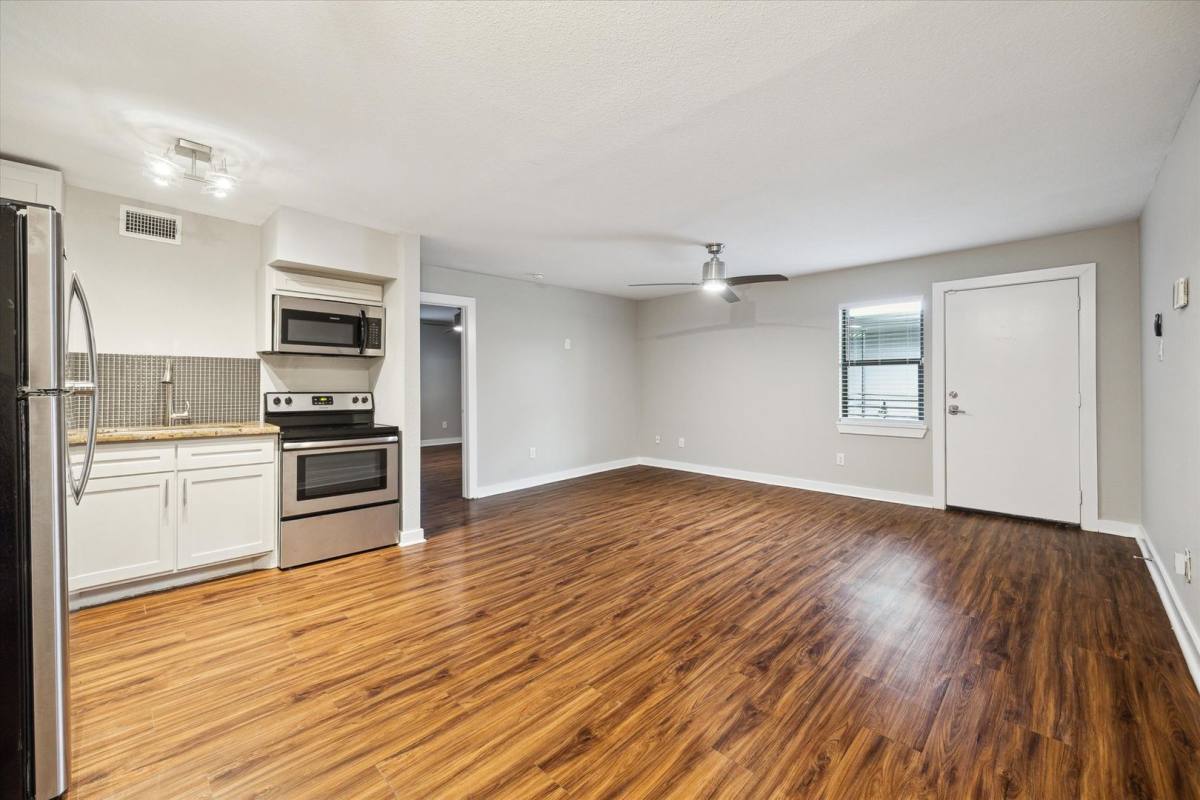 Apartment for rent at 524 Heights Blvd, Houston, TX 77007