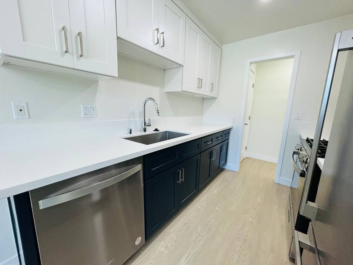 Apartment for rent at 3516 Jasmine Ave, Los Angeles, CA 90034
