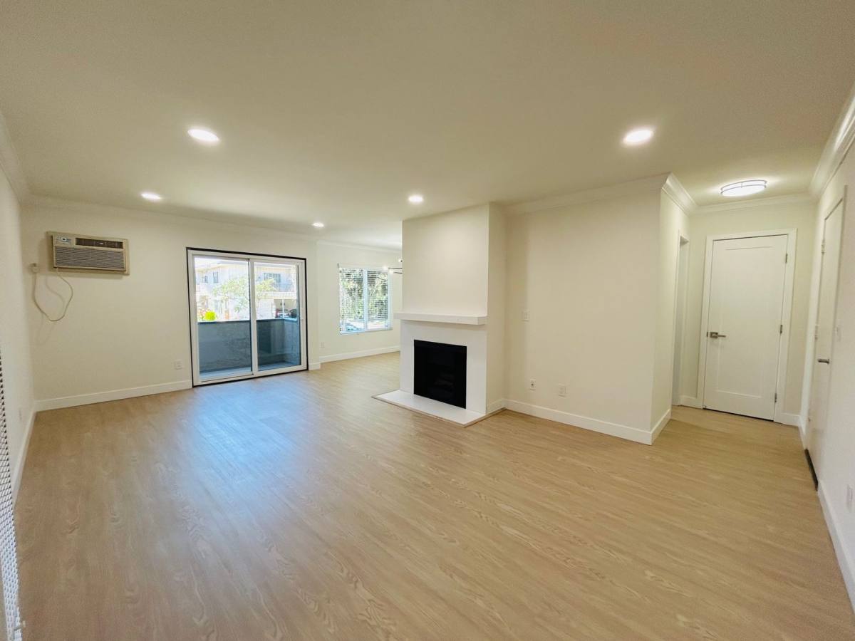 Apartment for rent at 3516 Jasmine Ave, Los Angeles, CA 90034