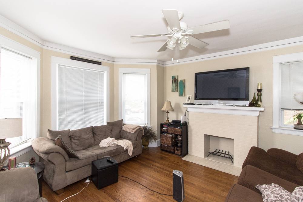 Apartment for rent at 3703 N Racine #1, Chicago, IL 60613
