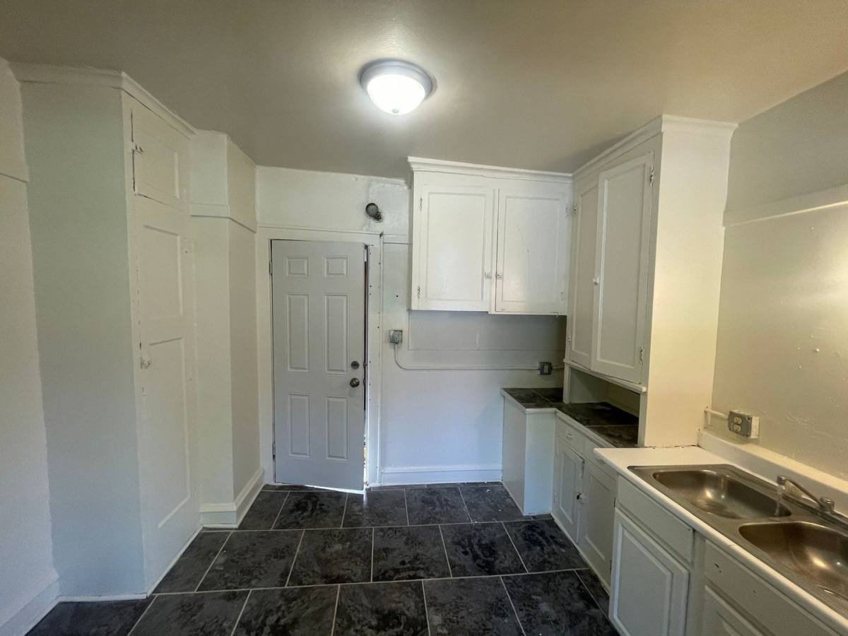 Apartment for rent at 1808-1814 W Atkinson Ave, Milwaukee, WI 53206