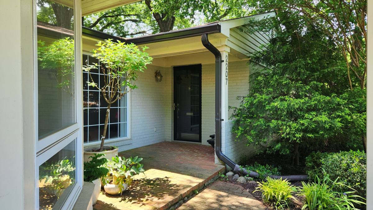 House for rent at 2207 Fordham Dr, Alexandria, VA 22307