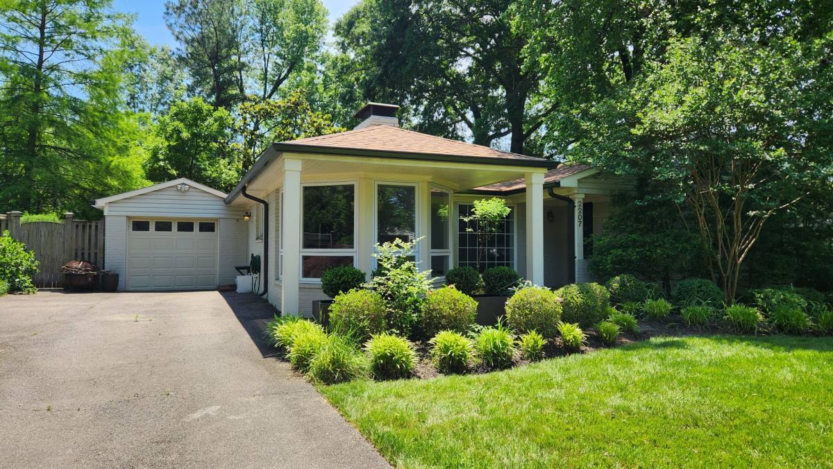 House for rent at 2207 Fordham Dr, Alexandria, VA 22307