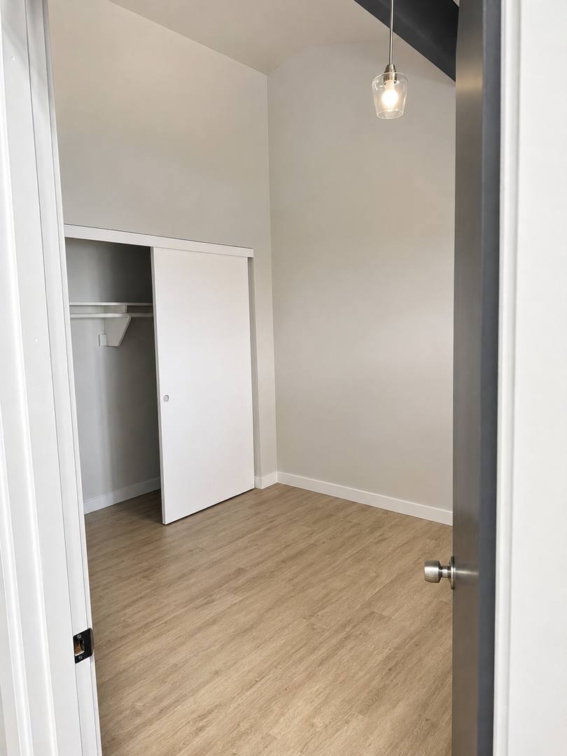 Apartment for rent at 927 N 96th St, Seattle, WA 98103