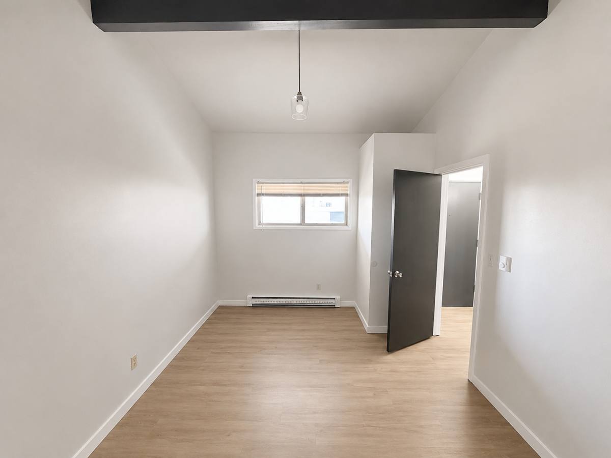 Apartment for rent at 927 N 96th St, Seattle, WA 98103