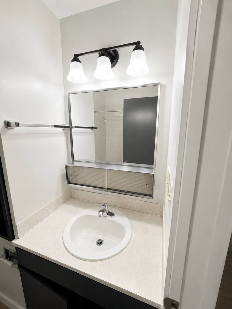 Apartment for rent at 927 N 96th St, Seattle, WA 98103