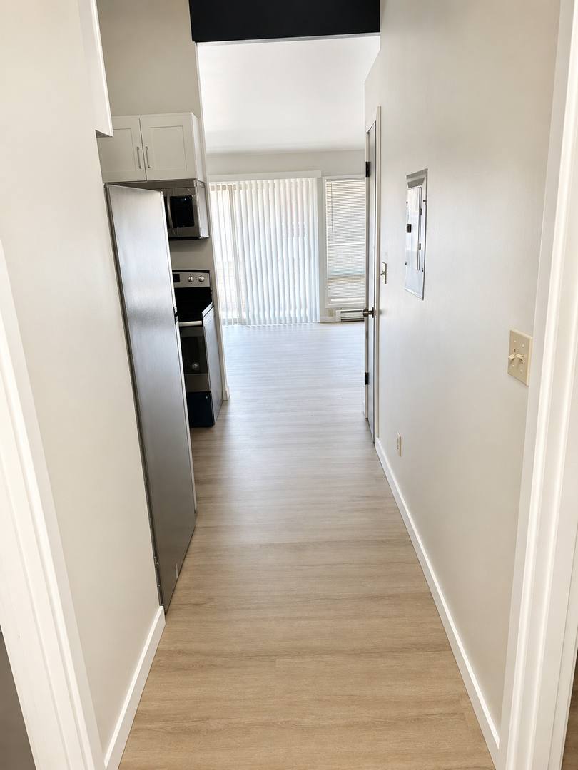 Apartment for rent at 927 N 96th St, Seattle, WA 98103