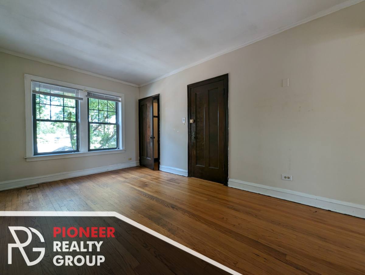 Apartment for rent at 1101 W Wellington #1, Chicago, IL 60657