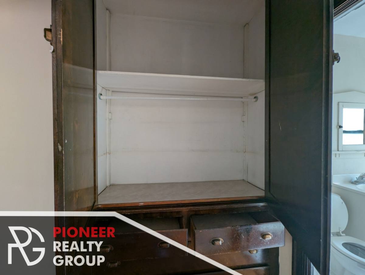 Apartment for rent at 1101 W Wellington #1, Chicago, IL 60657