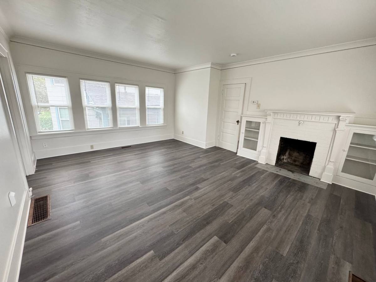 Apartment for rent at 2735 SE Clinton St, Portland, OR 97202