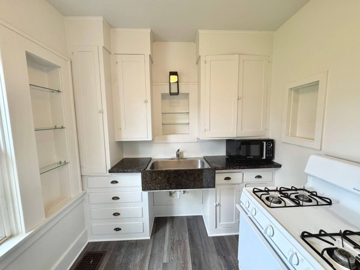 Apartment for rent at 2735 SE Clinton St, Portland, OR 97202