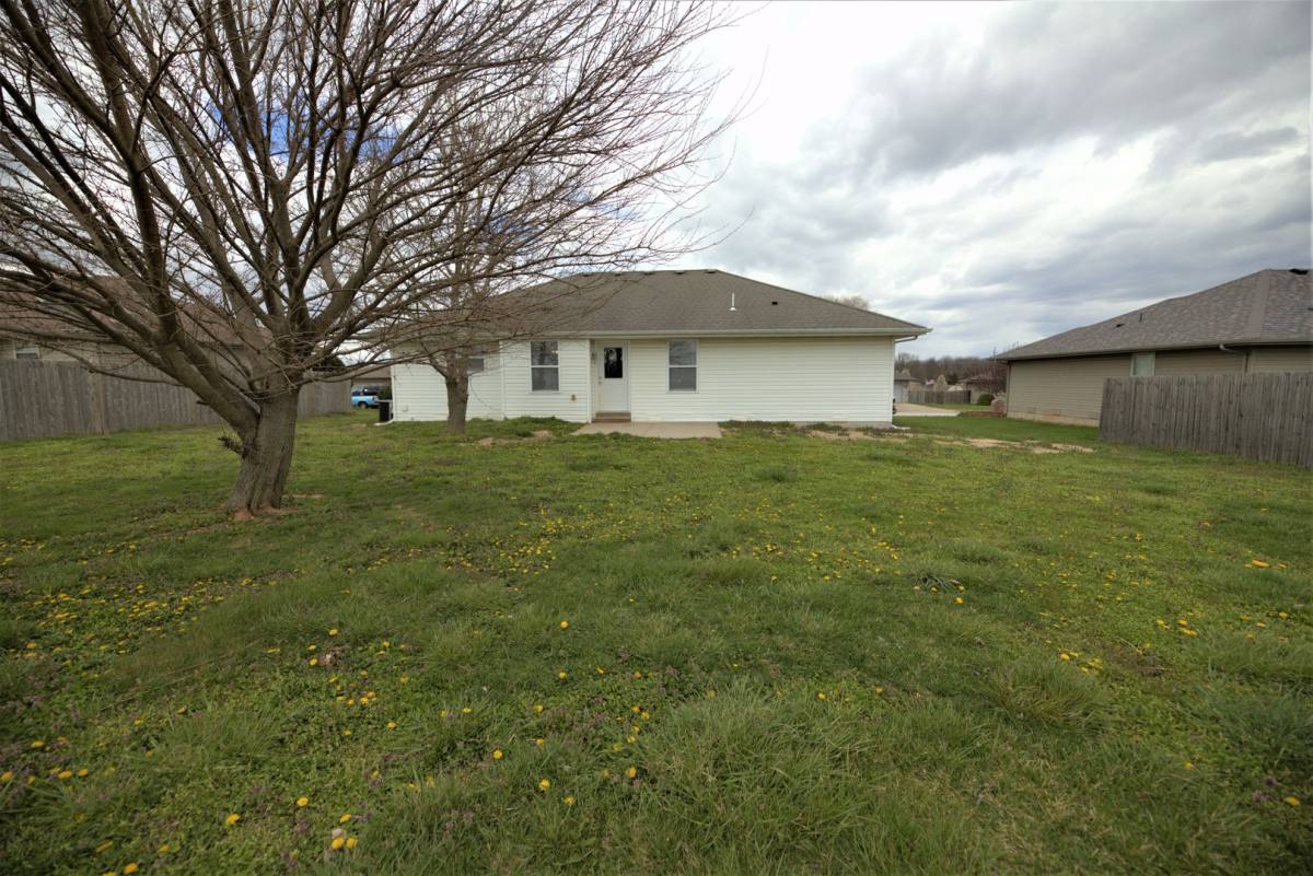 House for rent at 3230 E Jamestown St, Republic, MO 65738