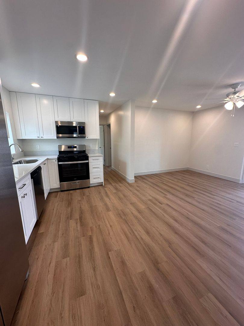 Apartment for rent at 906 Emory St 931-933 Elm Ave, Imperial Beach, CA 91932