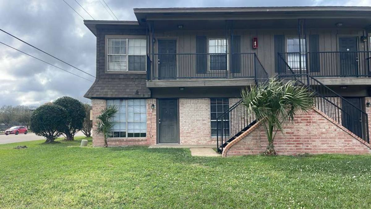 Apartment for rent at 6090 Alpine Circle, Beaumont, TX 77708