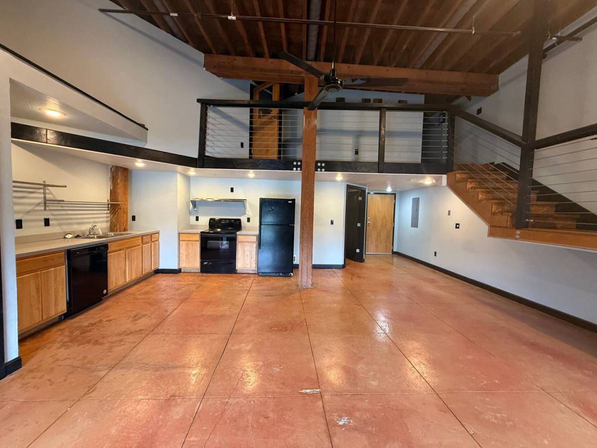 331 E Water St, Springfield, MO 65806 - Apartment for Rent - Image 1