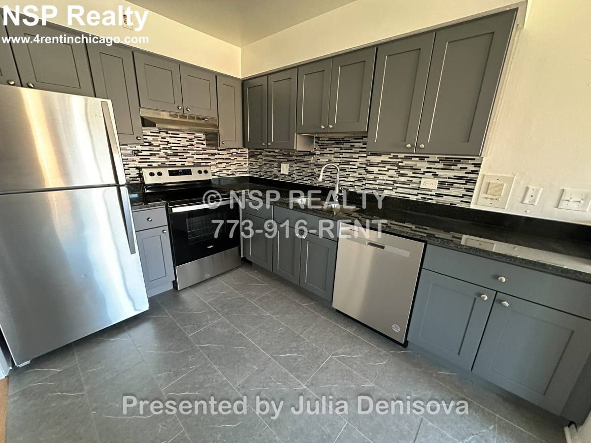 Apartment for rent at 1639 Oakwood #304, Des Plaines, IL 60016