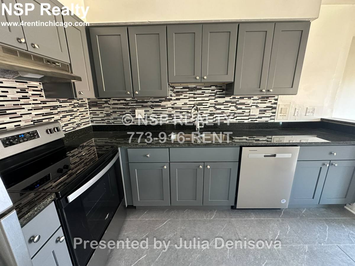 Apartment for rent at 1639 Oakwood #304, Des Plaines, IL 60016