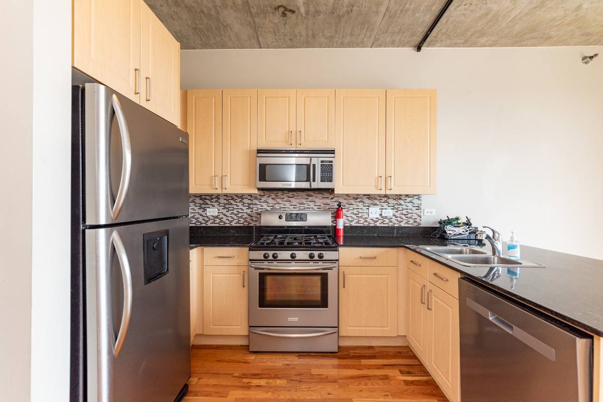 Apartment for rent at 1620 S Michigan Ave #825, Chicago, IL 60616
