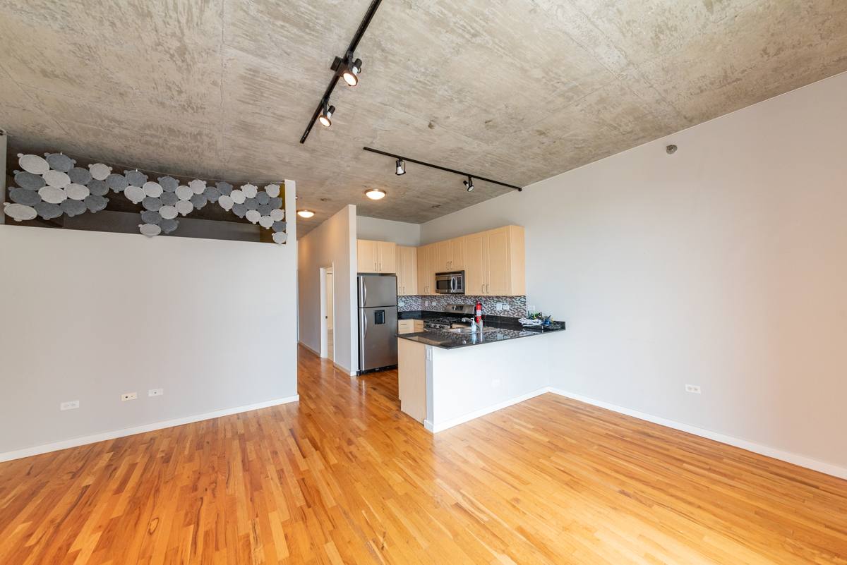 Apartment for rent at 1620 S Michigan Ave #825, Chicago, IL 60616