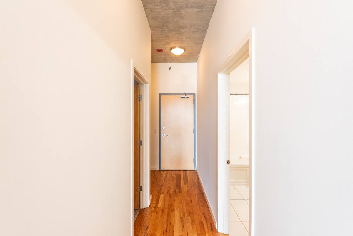 Apartment for rent at 1620 S Michigan Ave #825, Chicago, IL 60616