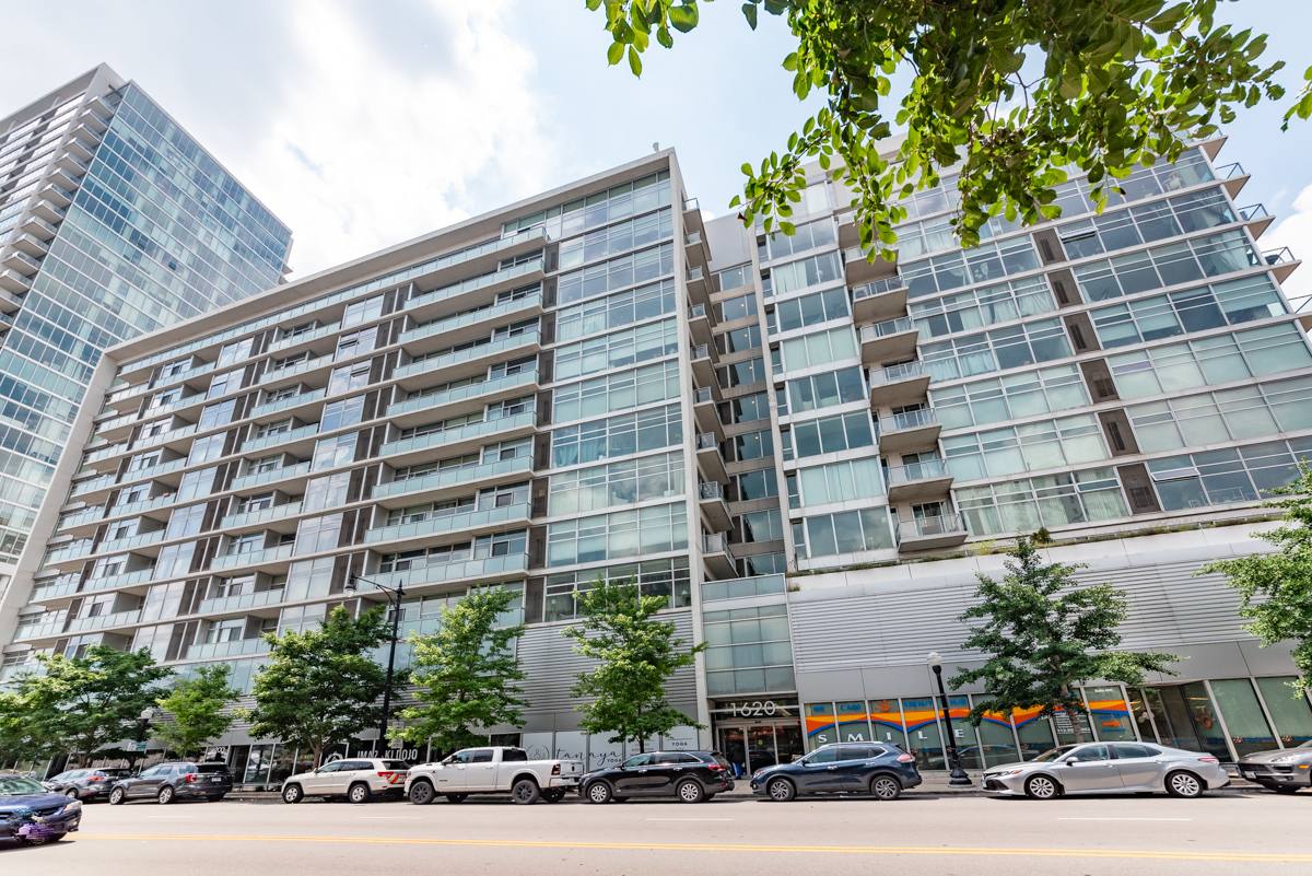Apartment for rent at 1620 S Michigan Ave #825, Chicago, IL 60616