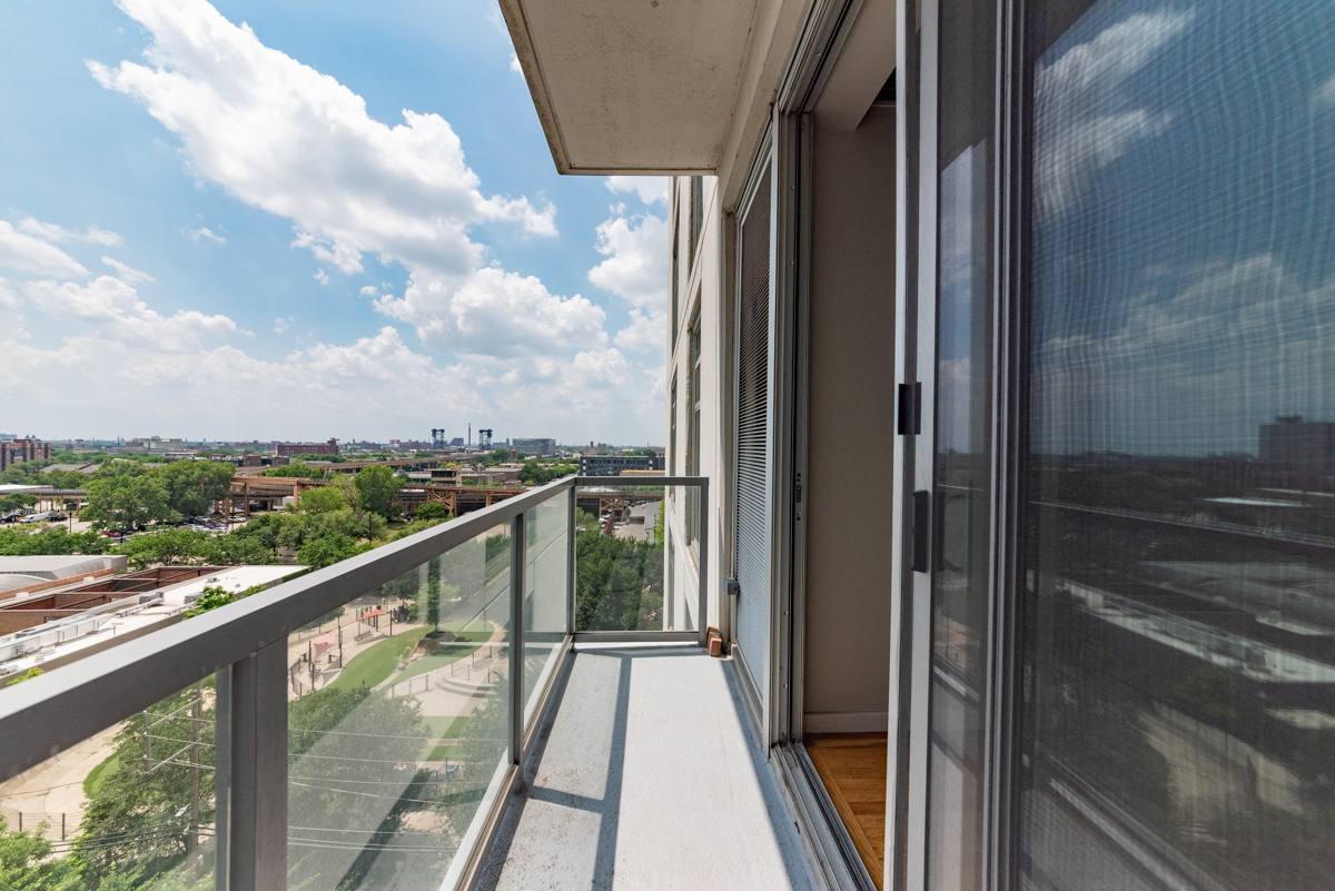 Apartment for rent at 1620 S Michigan Ave #825, Chicago, IL 60616