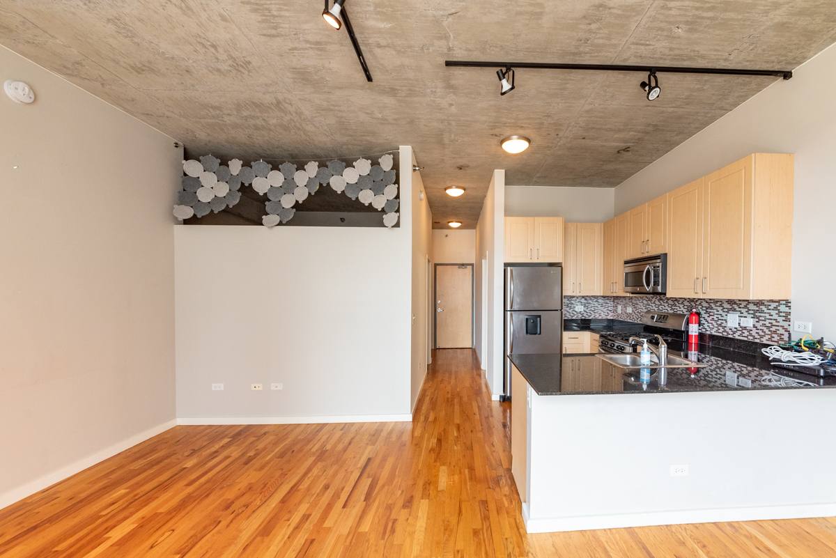 Apartment for rent at 1620 S Michigan Ave #825, Chicago, IL 60616
