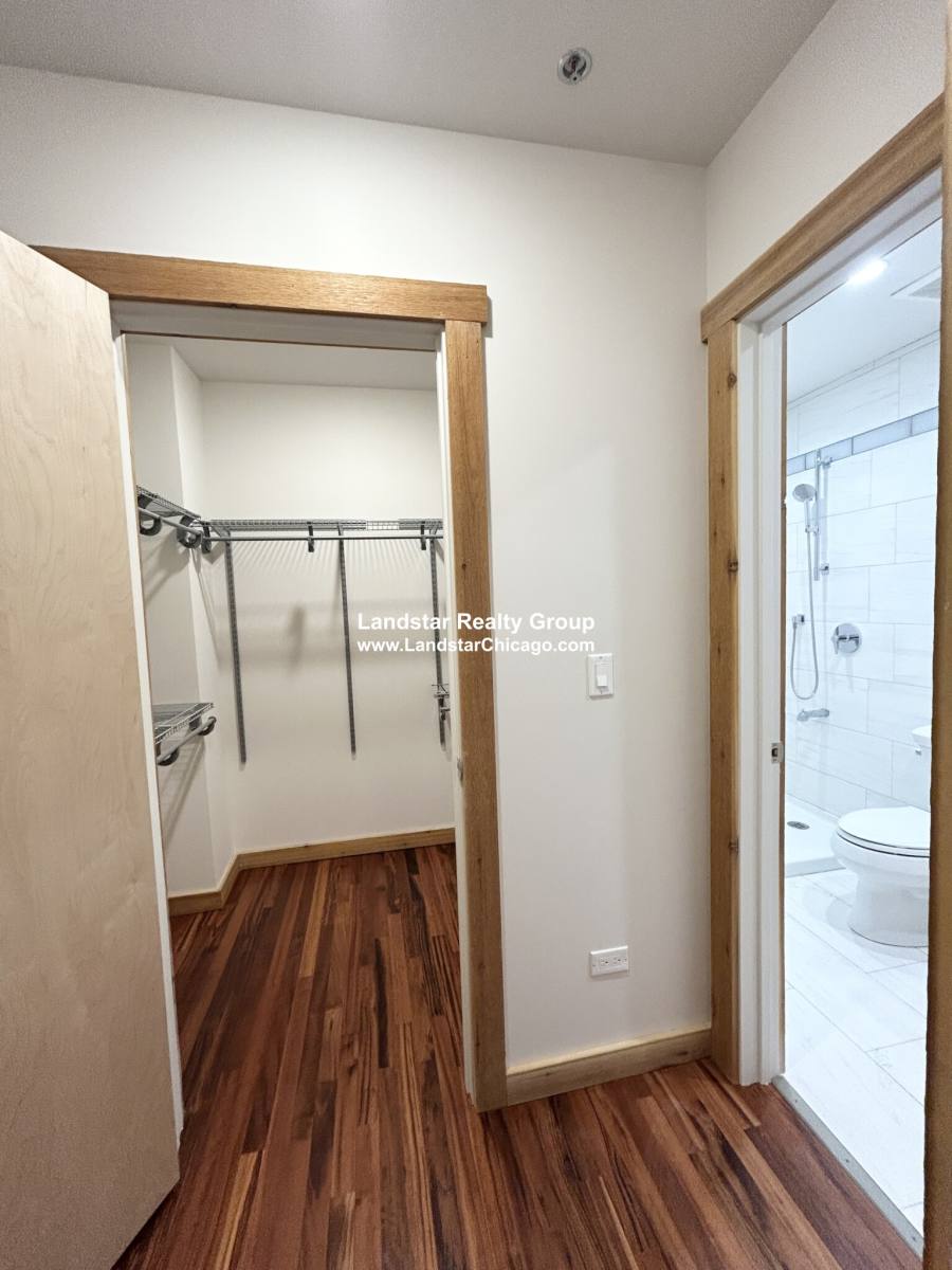 House for rent at 4611 S Ellis Ave #301, Chicago, IL 60653