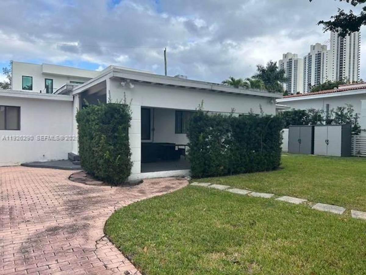 House for rent at 245 189th Terrace, North Miami Beach, FL 33160