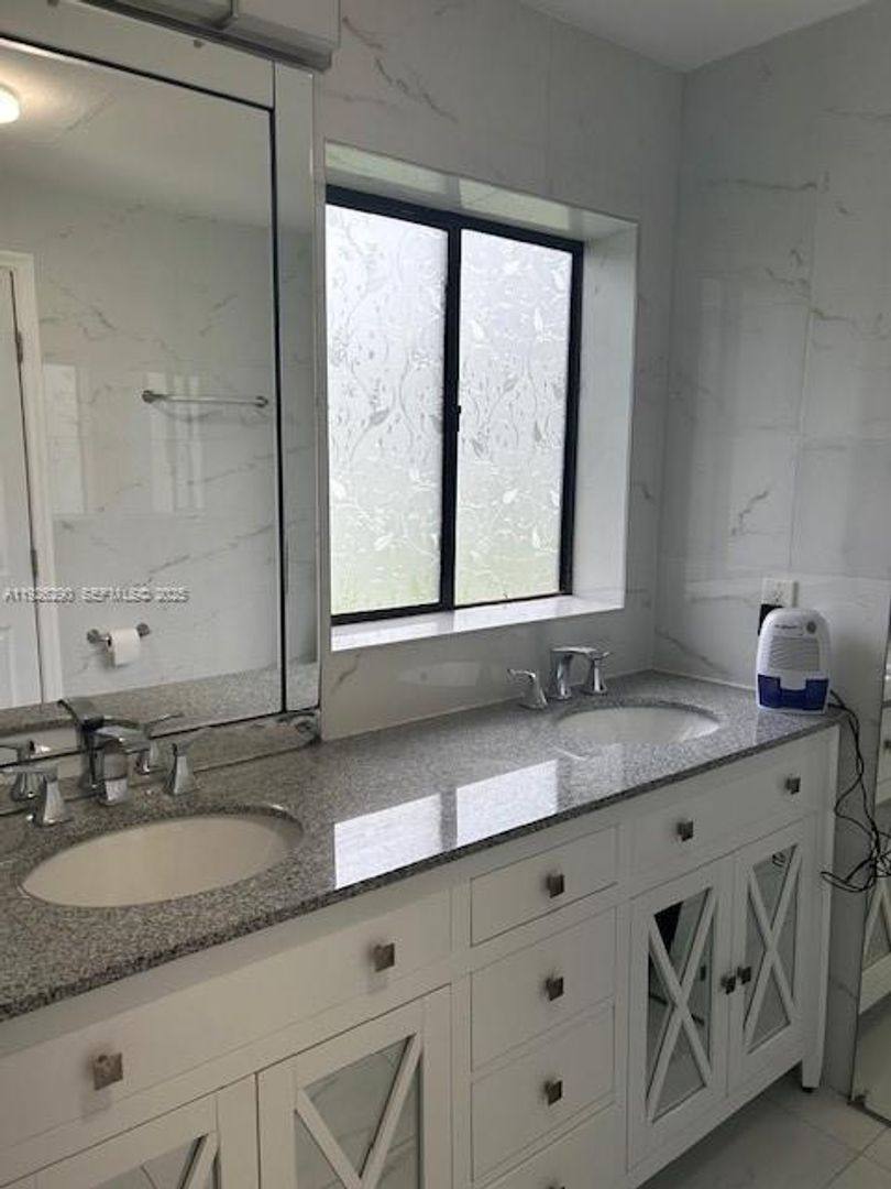 House for rent at 245 189th Terrace, North Miami Beach, FL 33160