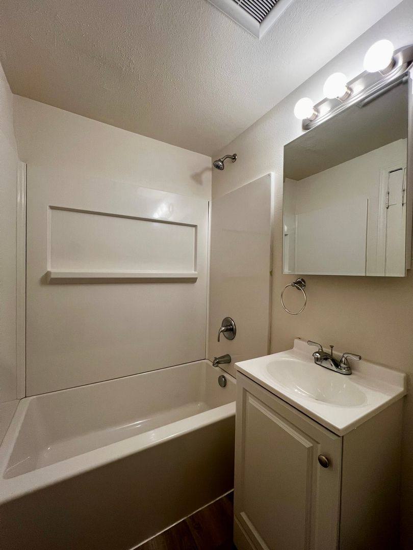 Apartment for rent at 904 & 906 Tieton Dr, Yakima, WA 98902
