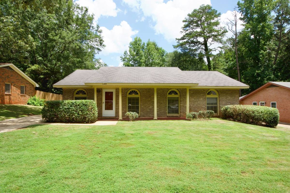 House for rent at 1109 Drew Lane, Auburn, AL 36830