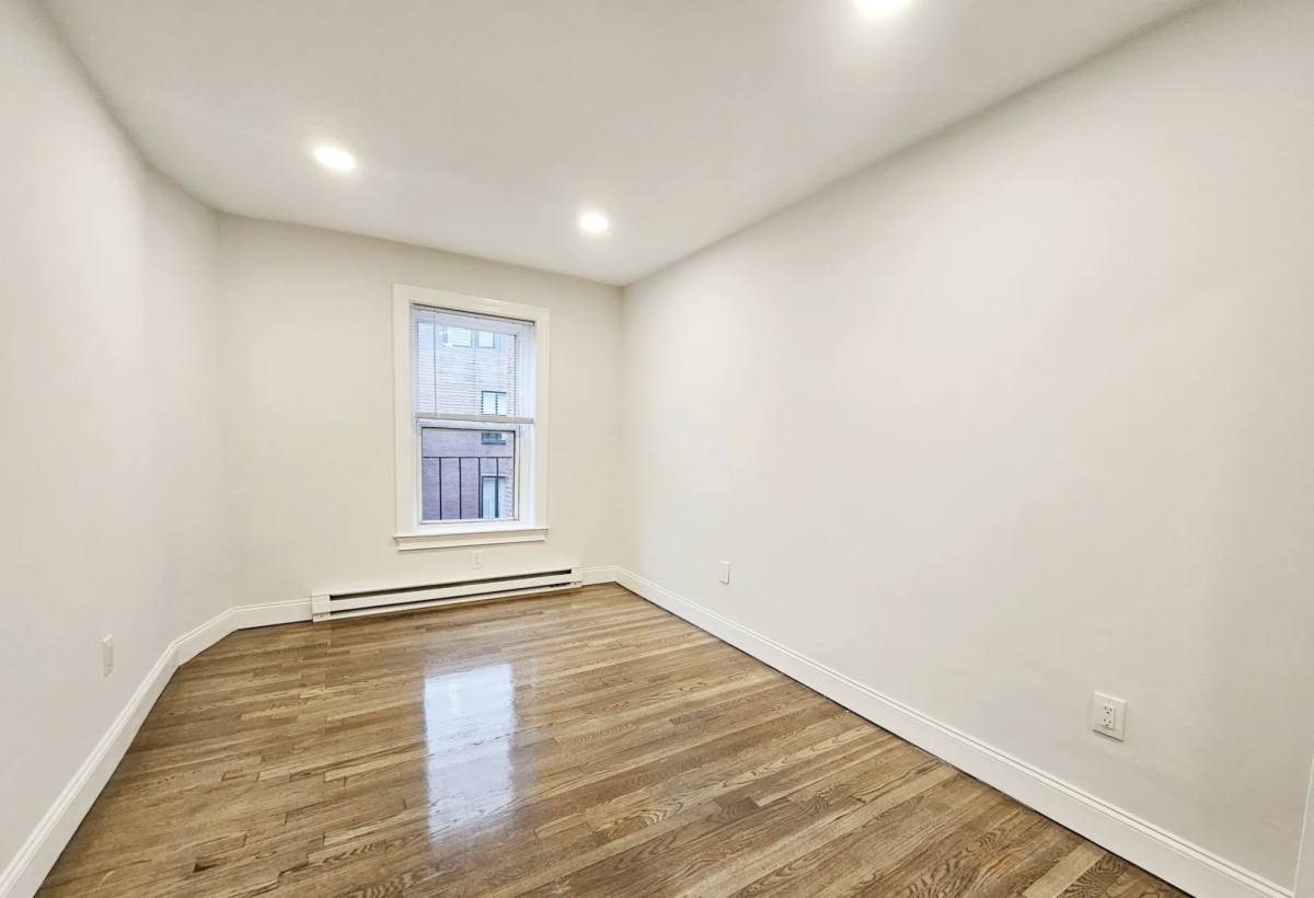 Apartment for rent at 529 Beacon St #11, Boston, MA 02116