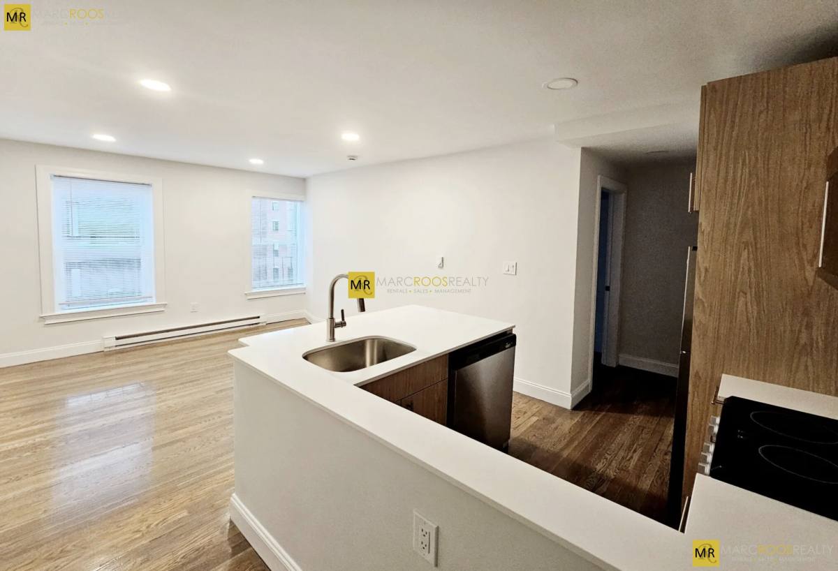 Apartment for rent at 529 Beacon St #11, Boston, MA 02116