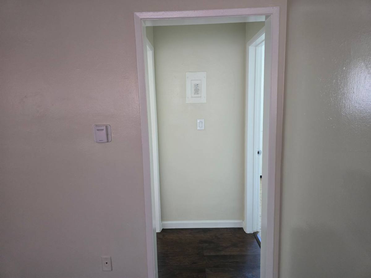 Apartment for rent at 15425 Vanowen St, Van Nuys, CA 91406