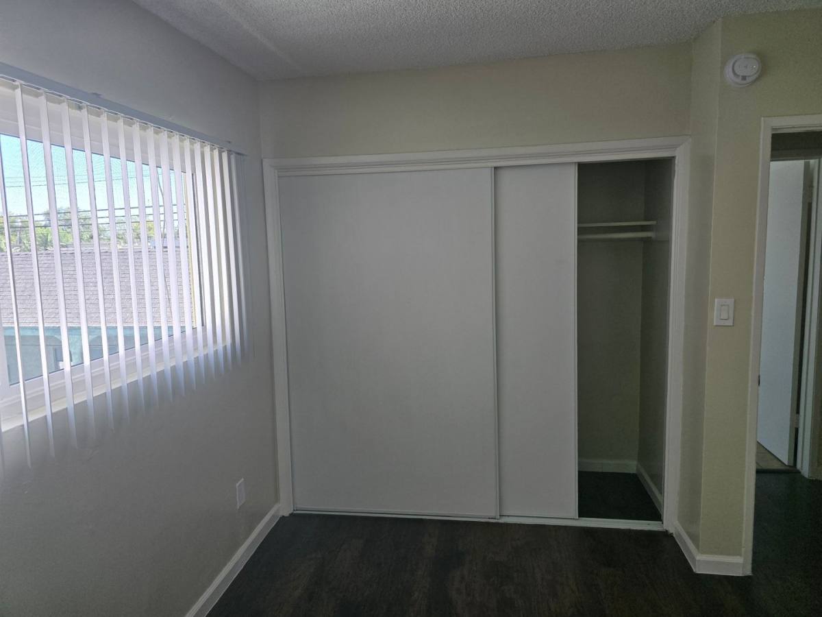 Apartment for rent at 15425 Vanowen St, Van Nuys, CA 91406